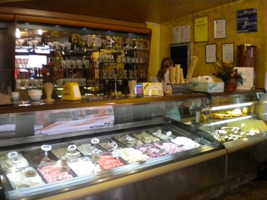 Planet, Caffe-slastičarna s.u.r.