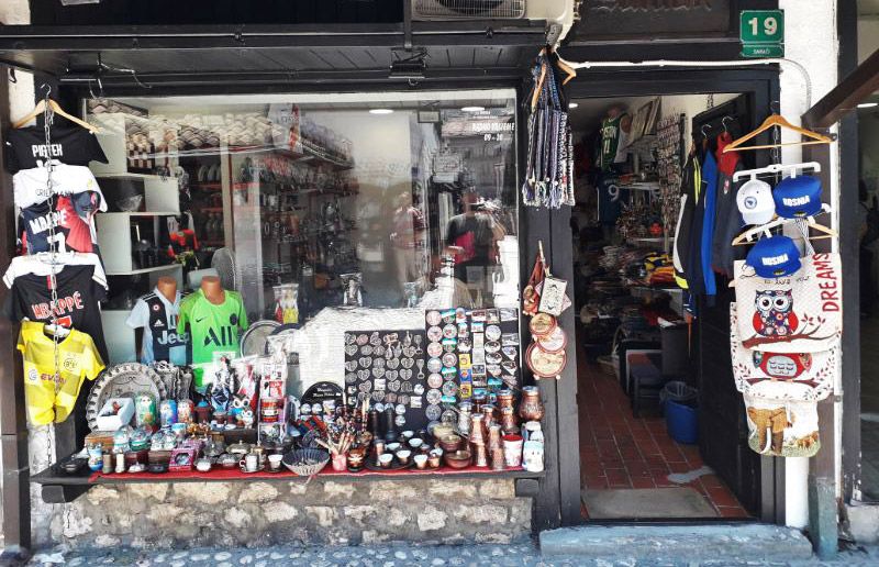 Bardak, Suvenir Shop s.z.r.